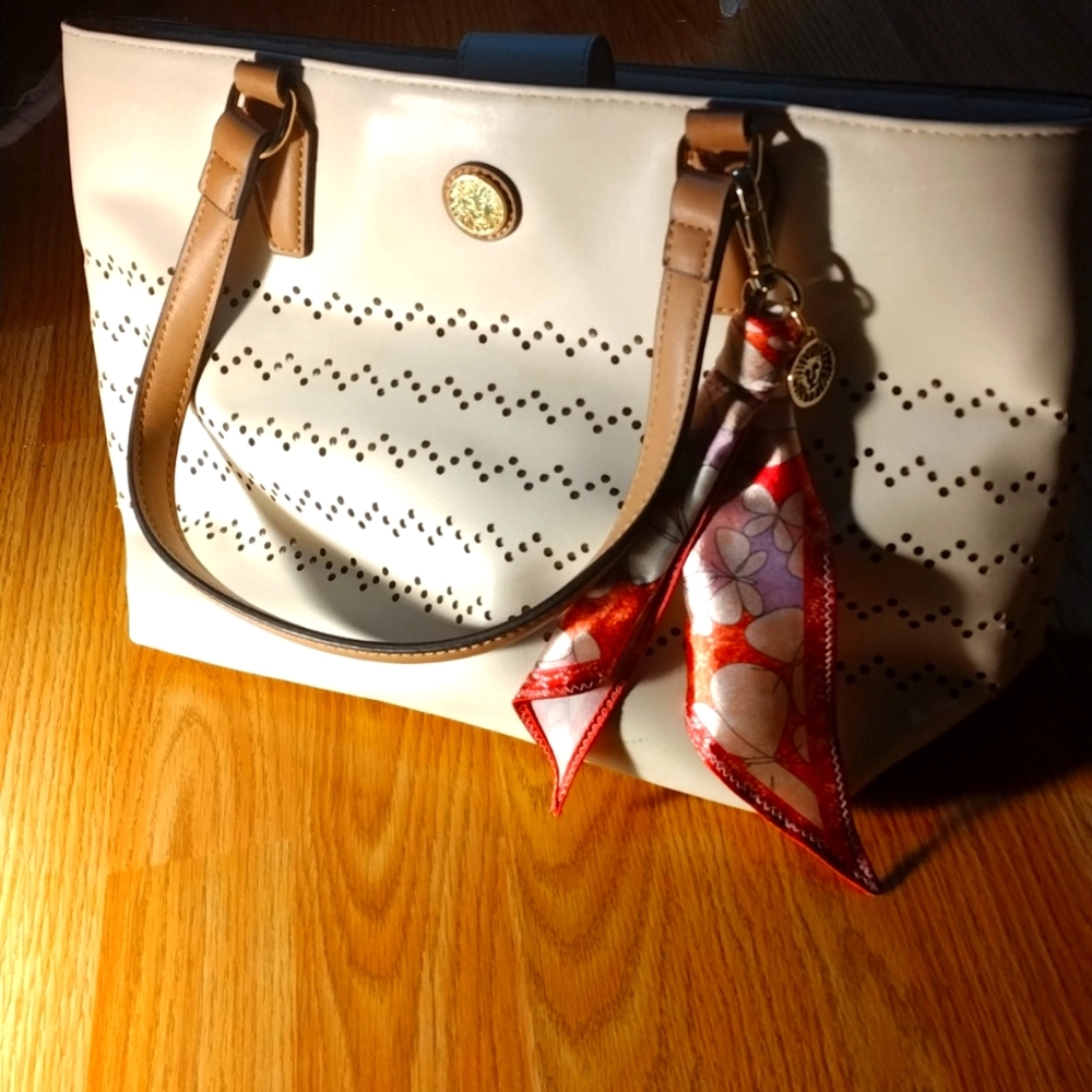 ANNE KLEIN PURSE - NO CALL OUTS - NEW WITHOUT TAGS
